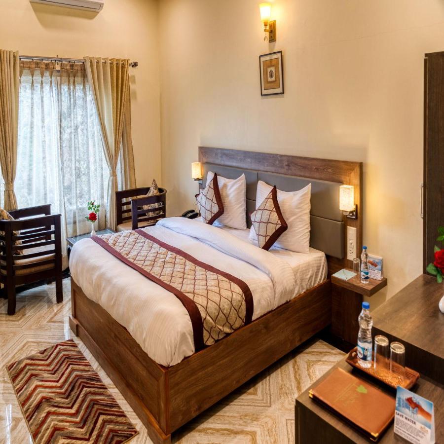 The Walnut Creek Hotel Bhimtal Exterior photo