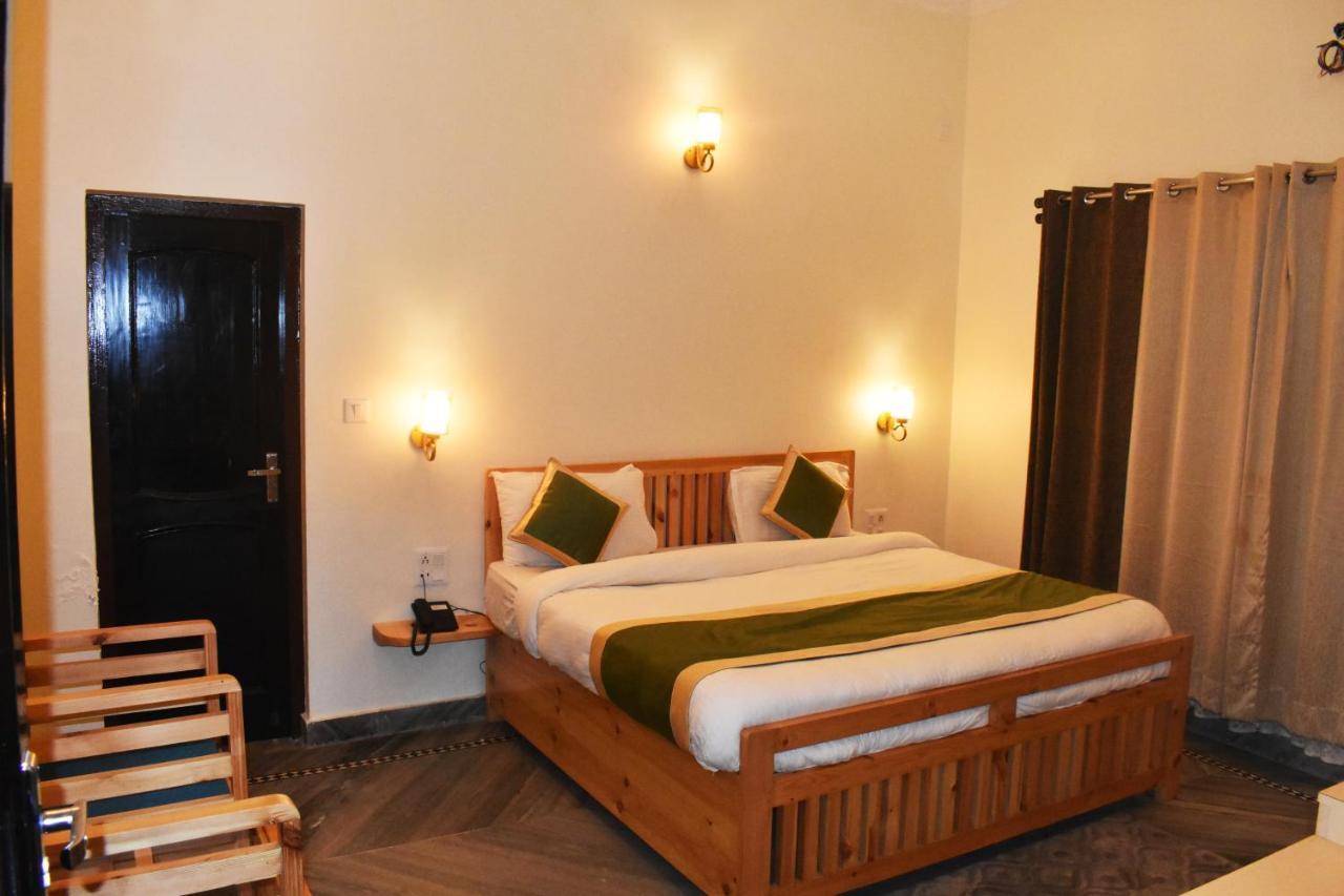 The Walnut Creek Hotel Bhimtal Exterior photo